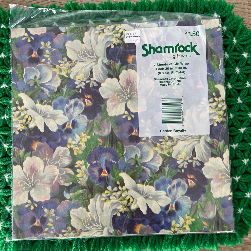 Vintage Pansy Floral NEW in Package Gift Wrap